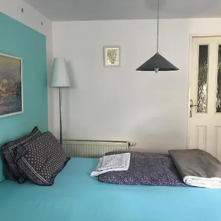 Adam Guest house *